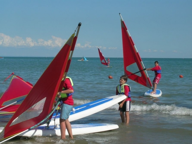  Curso de windsurf para niños 